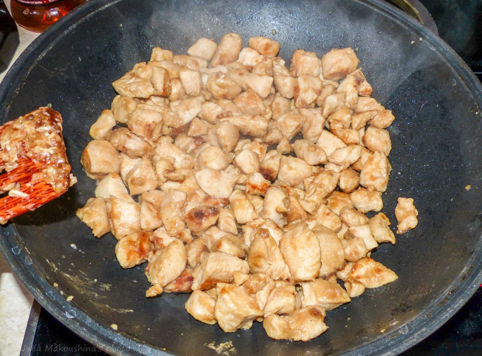курица гунбао рецепт китайская кухня. f84b402s 960. курица гунбао рецепт китайская кухня фото. курица гунбао рецепт китайская кухня-f84b402s 960. картинка курица гунбао рецепт китайская кухня. картинка f84b402s 960. На подходе восточный новый год, а я как раз освоила ну очень вкусное и несложное сычуаньское блюдо. Ему, конечно, положено быть адски острым, но я, конечно, делала не адски, а чтобы ребенок мог есть :) Считается, что блюдо получило название от титула его изобретателя, а изобрели его аж в XIX веке.