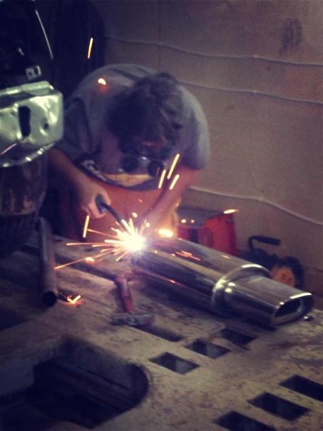 Прямоточный глушитель. — Volkswagen Passat Variant (B2), 1,8 л, 1986 ...