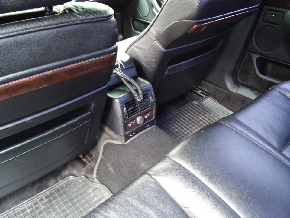 Подогрев сидений бмв е39. Кнопка подогрева заднего сиденья BMW e39. BMW e38 подогрев сидений. BMW e39 подогрев сидений. БМВ е38 задние сиденья.