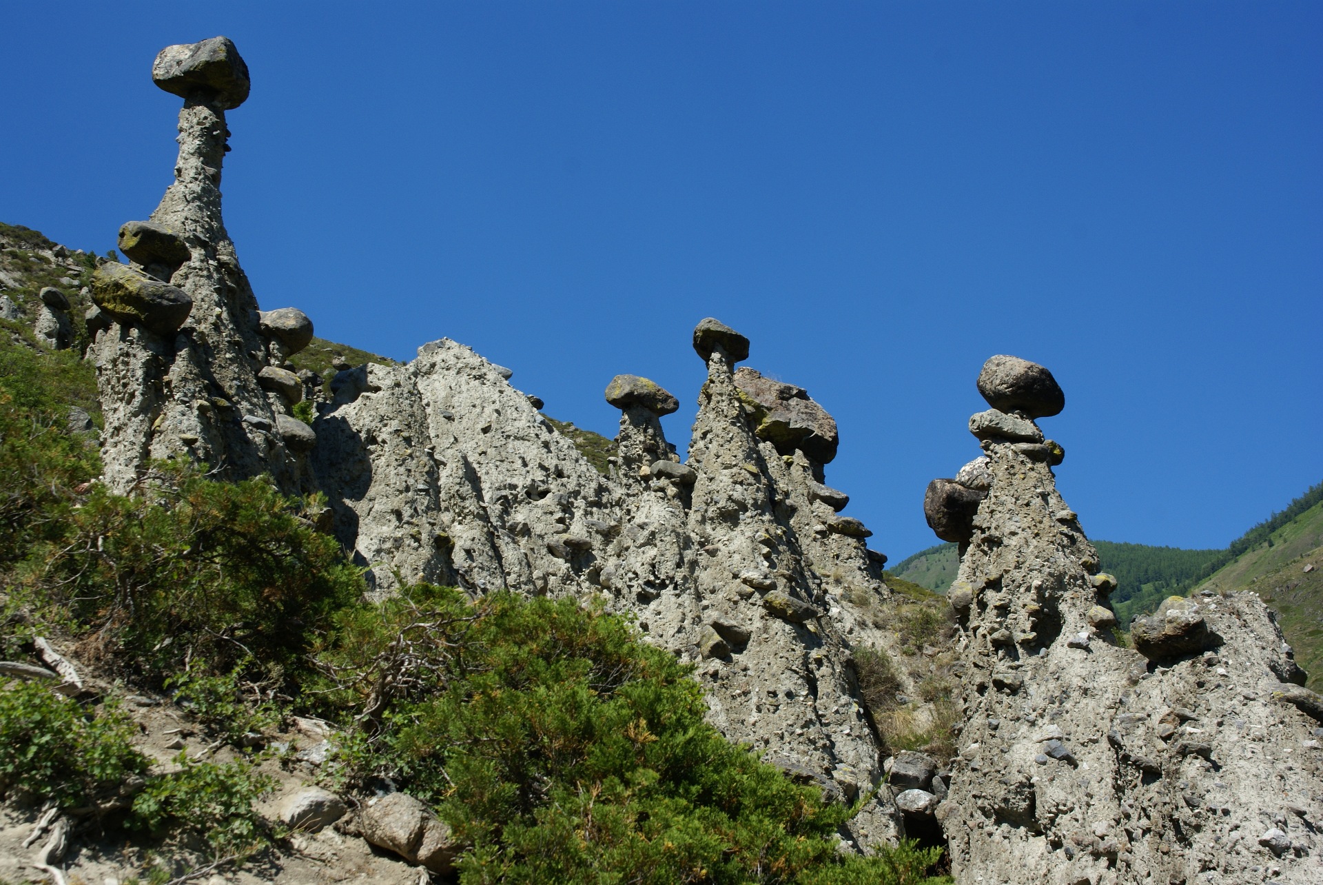 Республика Алтай каменные грибы