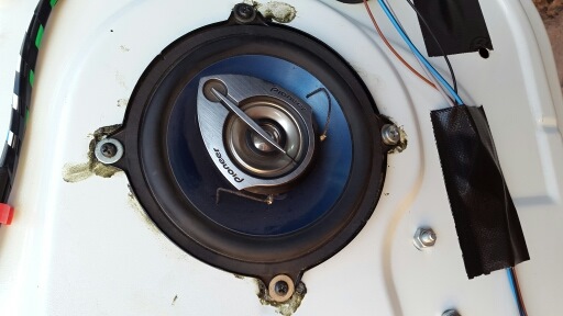 Колонки в двери — LADA Гранта, 1,6 л., 2015 года | автозвук | DRIVE2