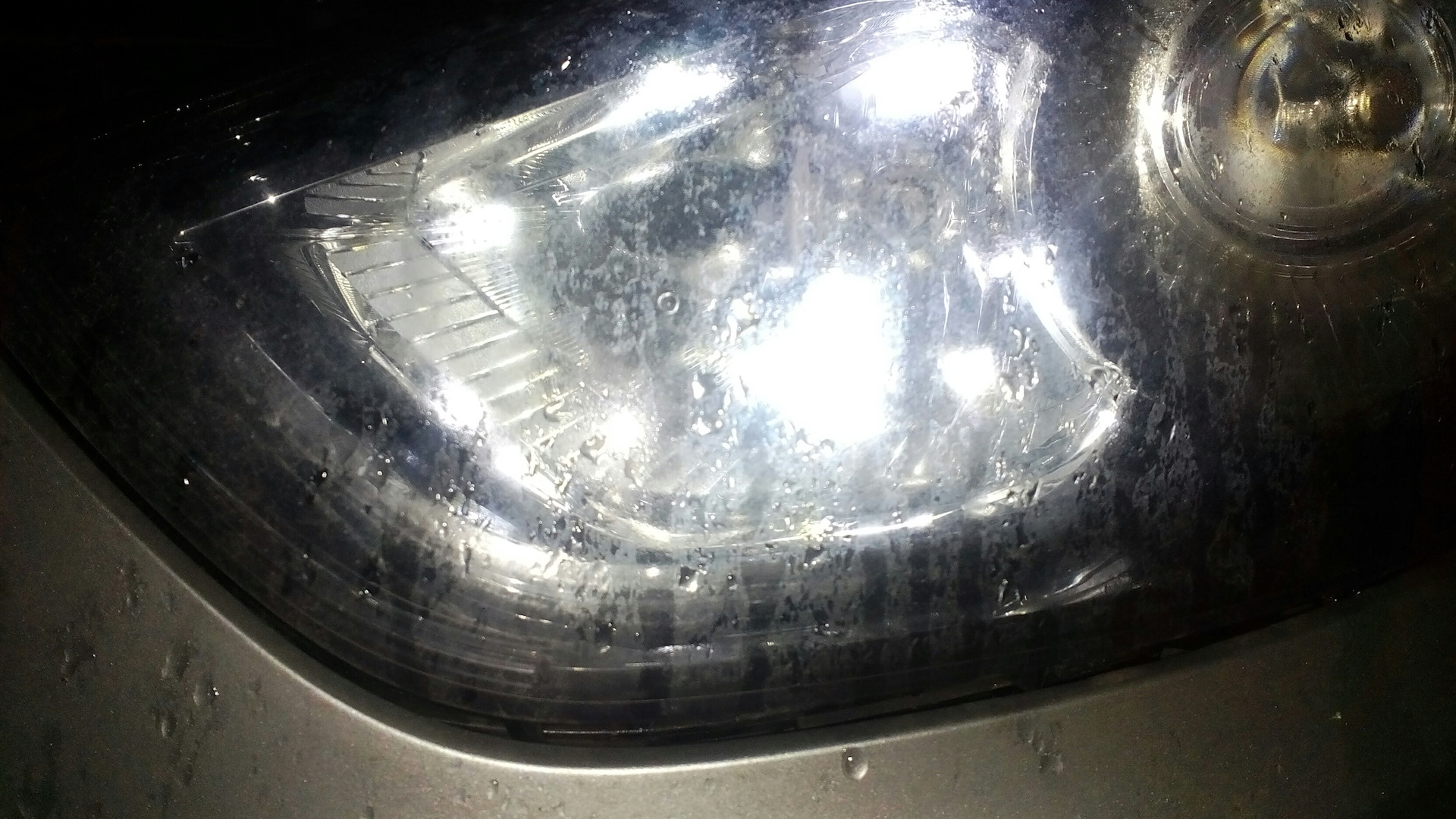 Лампочки из под небесной — Hyundai ix35, 2 л., 2011 года | своими ...