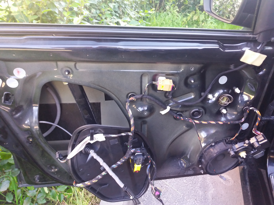 Сломался стеклоподъемник — Volkswagen Polo Mk5, 1,2 л, 2009 года ...