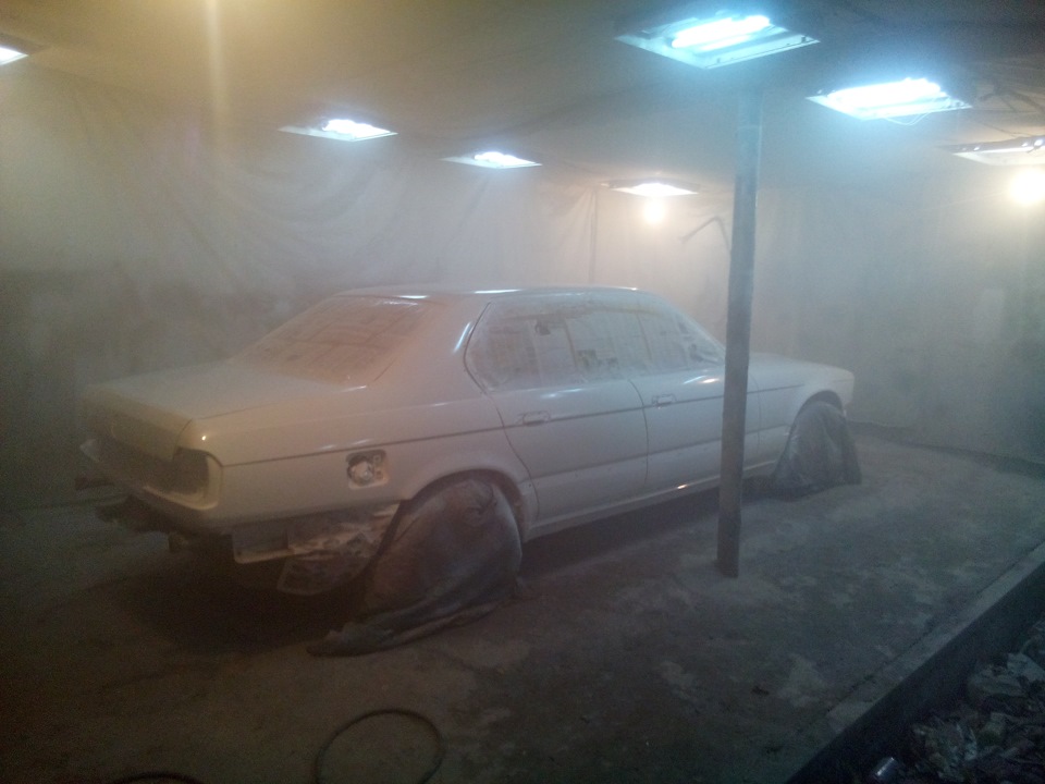 После покупки машину было решено полностью покрасить — BMW 7 series ...