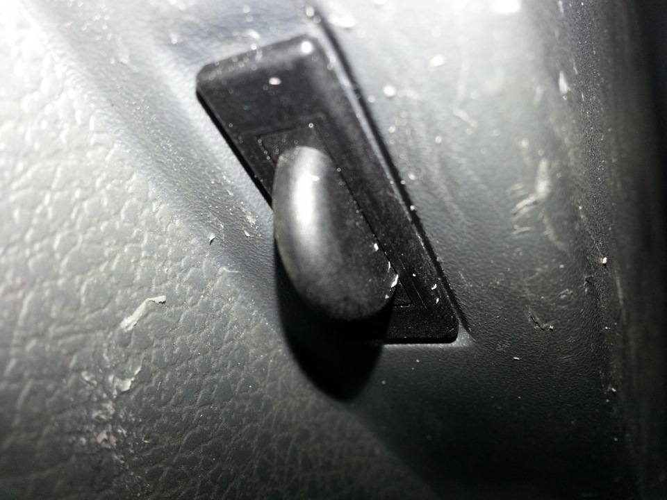 Концевик бардачка оригинал! — Renault Logan (1G), 1,6 л, 2007 года ...