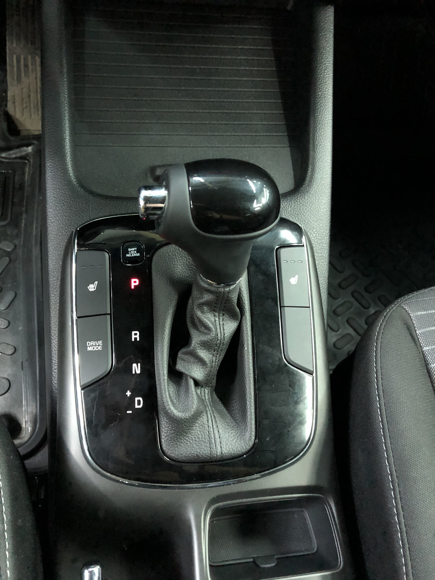 Кнопка drive mode. Пересвет кнопки audi q5 2009. Кнопка драйв моде на киа. Кнопка драйв. Киа церато 3 кнопка drive mode.