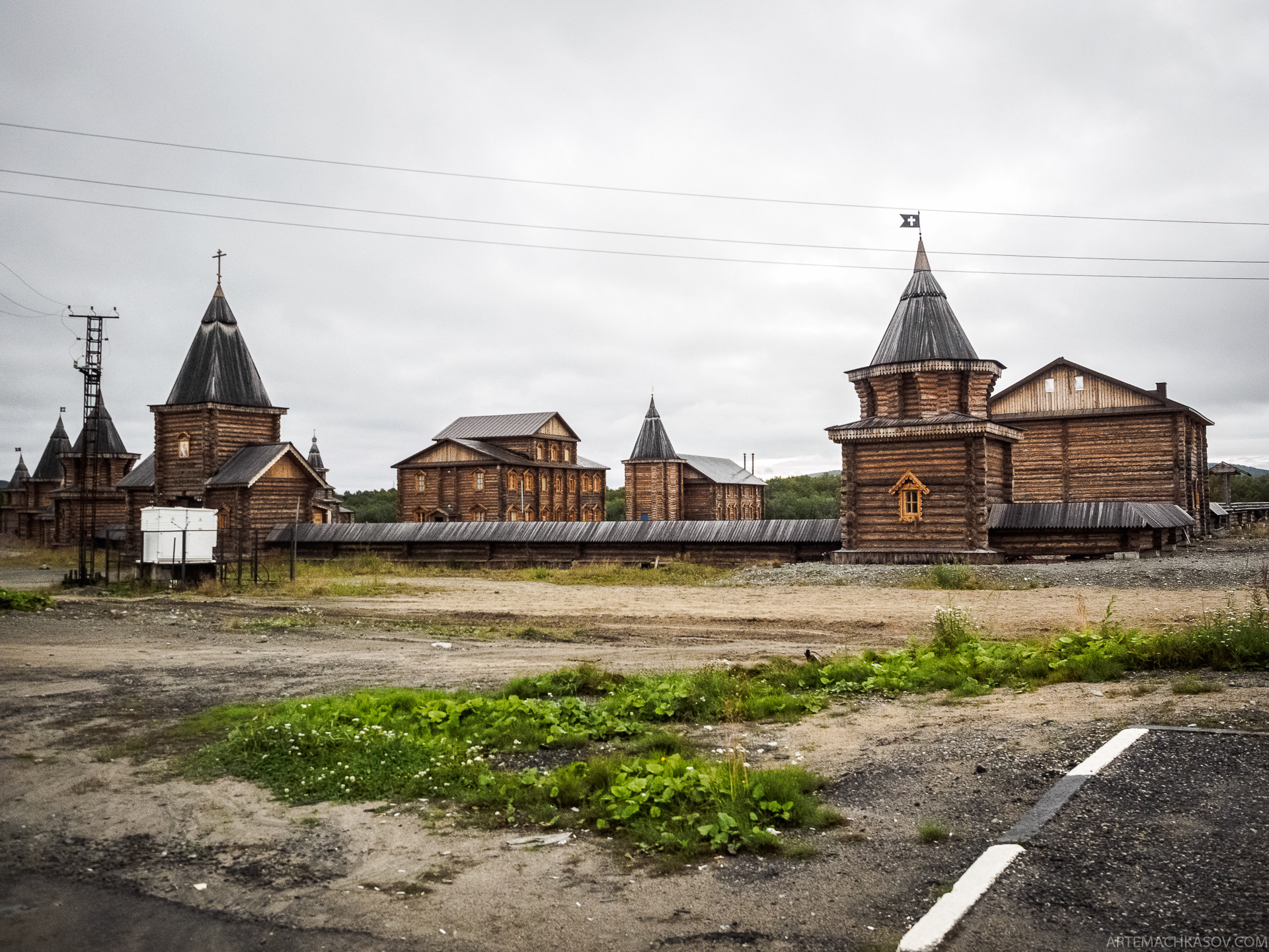 Монастырь населенный пункт. Поселок нижнее Луостари. П Луостари Мурманской области. Нижнее Луостари Мурманская область. Верхнее Луостари.