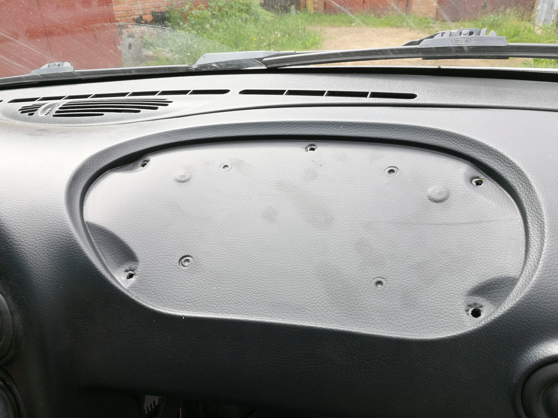 Есть ли подушка в ниве. Верхний бардачок ваз на нива шеви. Есть ли подушка в ниве. Есть ли подушка в ниве. Бардачок нива шевроле.