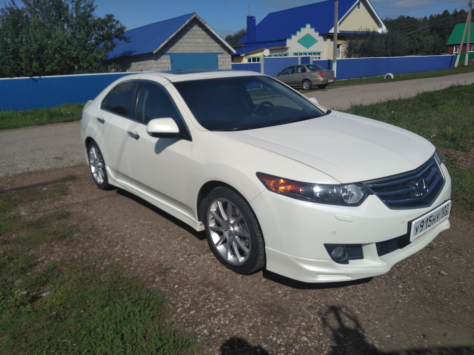 1. — Honda Accord (8G)
