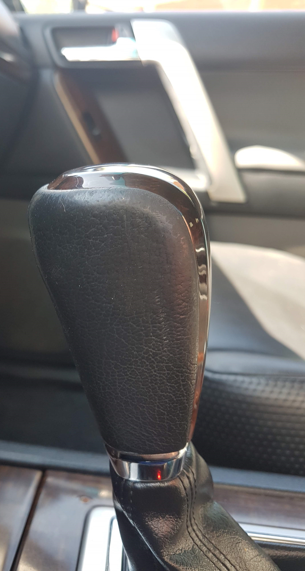 Как снять ручку кпп прадо 150 Перетяжка руля и ручки кпп - Toyota Land Cruiser Prado 150-series, 4 л, 2013 год