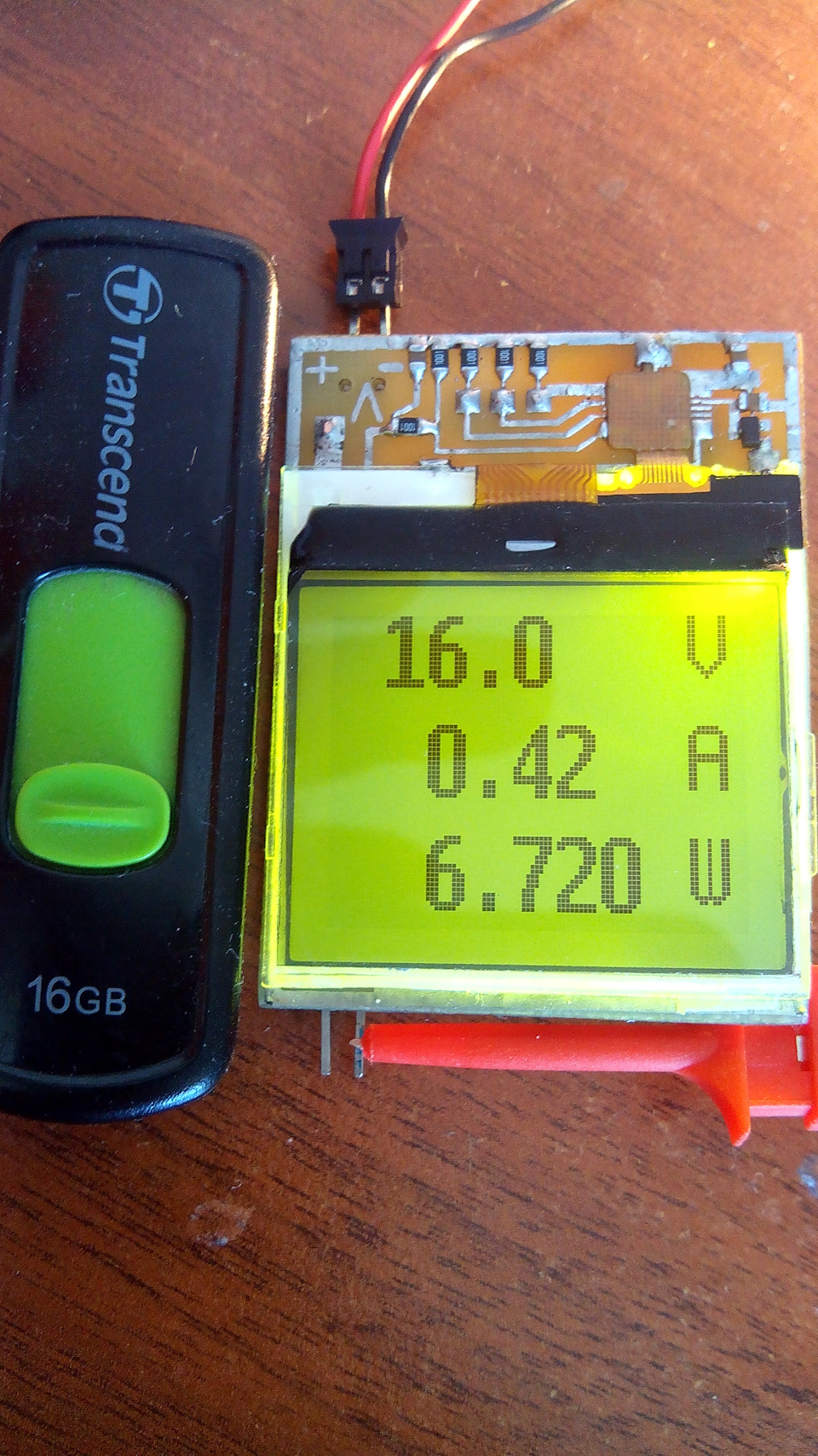 Встраиваемый ампер-вольтметр на PIC12F675 и LED-индикаторах