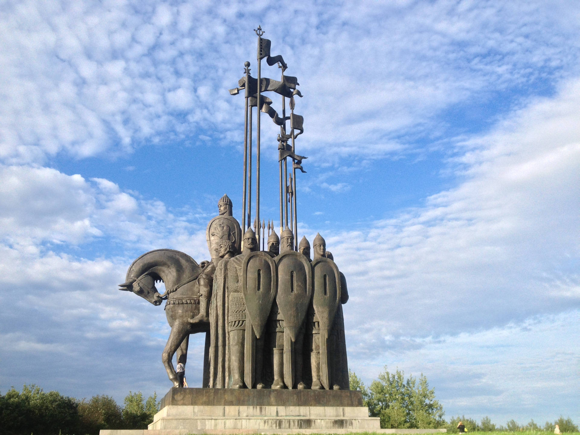 Монумент Александру Невскому в Пскове
