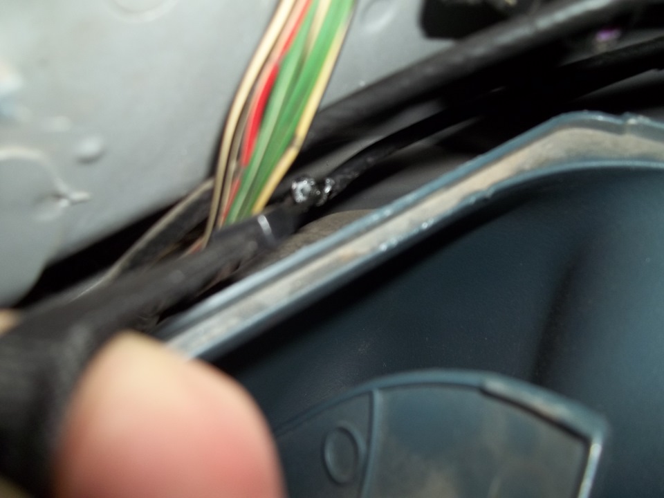 Порвался (заржавел) тросик лючка бензобака Yaris SCP10 — DRIVE2