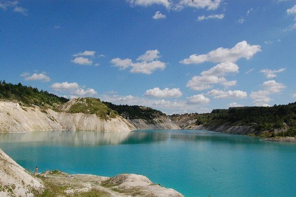 Волковыск беларусь. Меловые карьеры в Беларуси Каменка. Меловые озера Могилев. Чайковичи меловые озера. Меловые карьеры Десногорск.