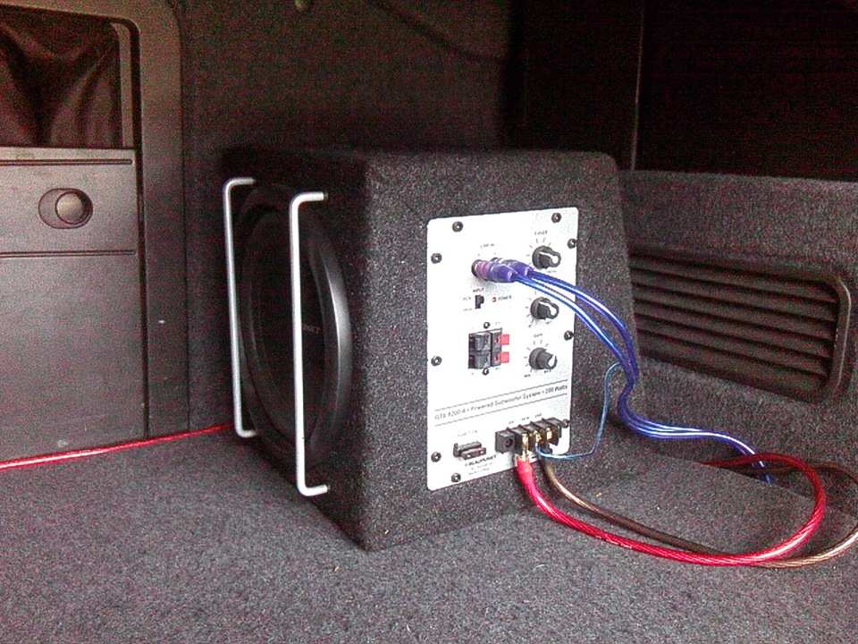 Активный сабвуфер blaupunkt gtb 8200a. Sven sps 820 разъем для проводов. Сабвуфер blaupunkt xlb 250a. 1 fc340. 1.