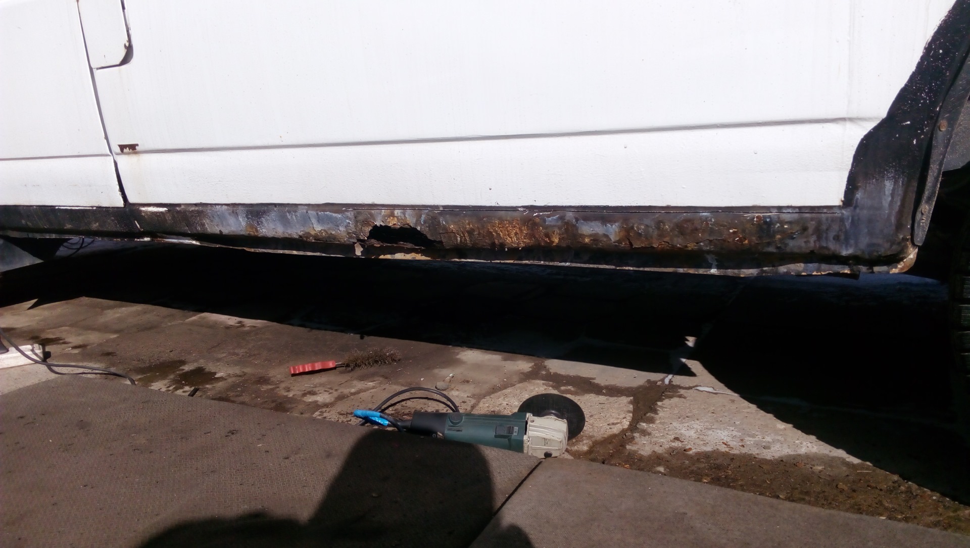 Сахалин рафтинг. Скобы для крепления проводки на пороги ленд ровер. Мажойские каскады алтай. Порог 4 буквы. Пороги фольксваген т4.