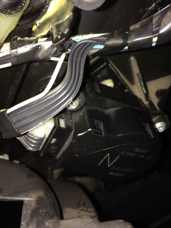 Небольшой скрип заслонок потока воздуха пежо 206 седан — Peugeot 206 ...