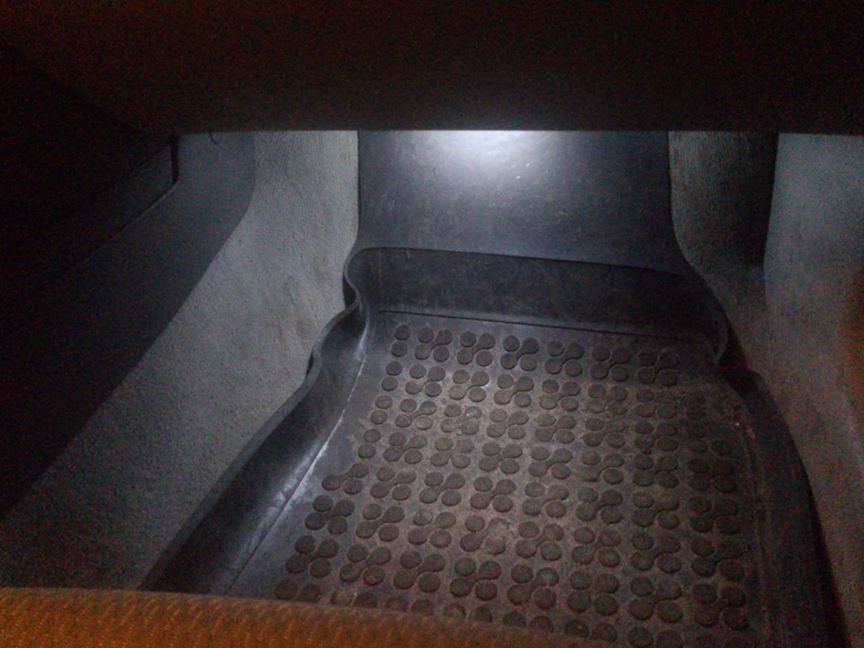 Стало — под ногами — Audi A6 (C6)