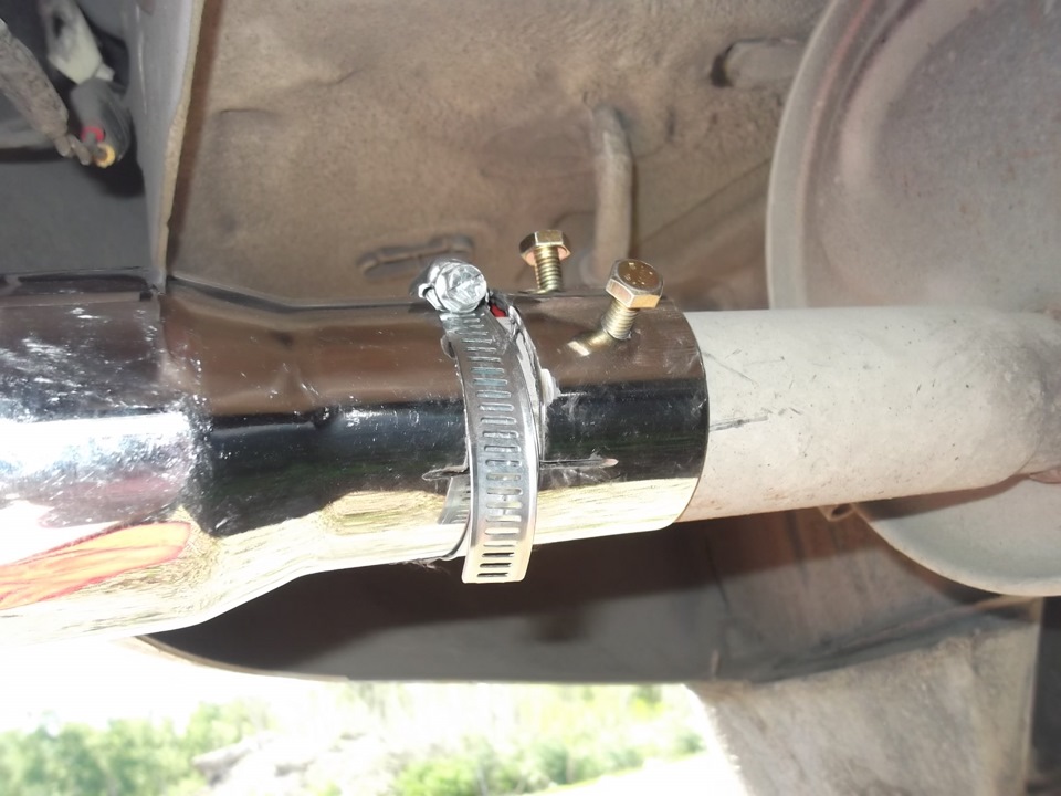 Насадка на выхлопную трубу — Renault Logan (1G), 1,6 л, 2010 года ...
