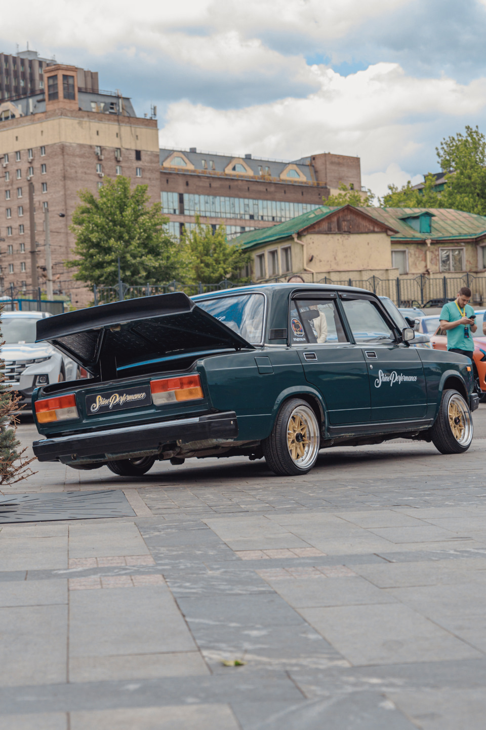 Ваз 2107 лоурайдер и с музыкой. Выставка авто в Депо. Моя фоторабота. —  Сообщество «Автотюнинг» на DRIVE2