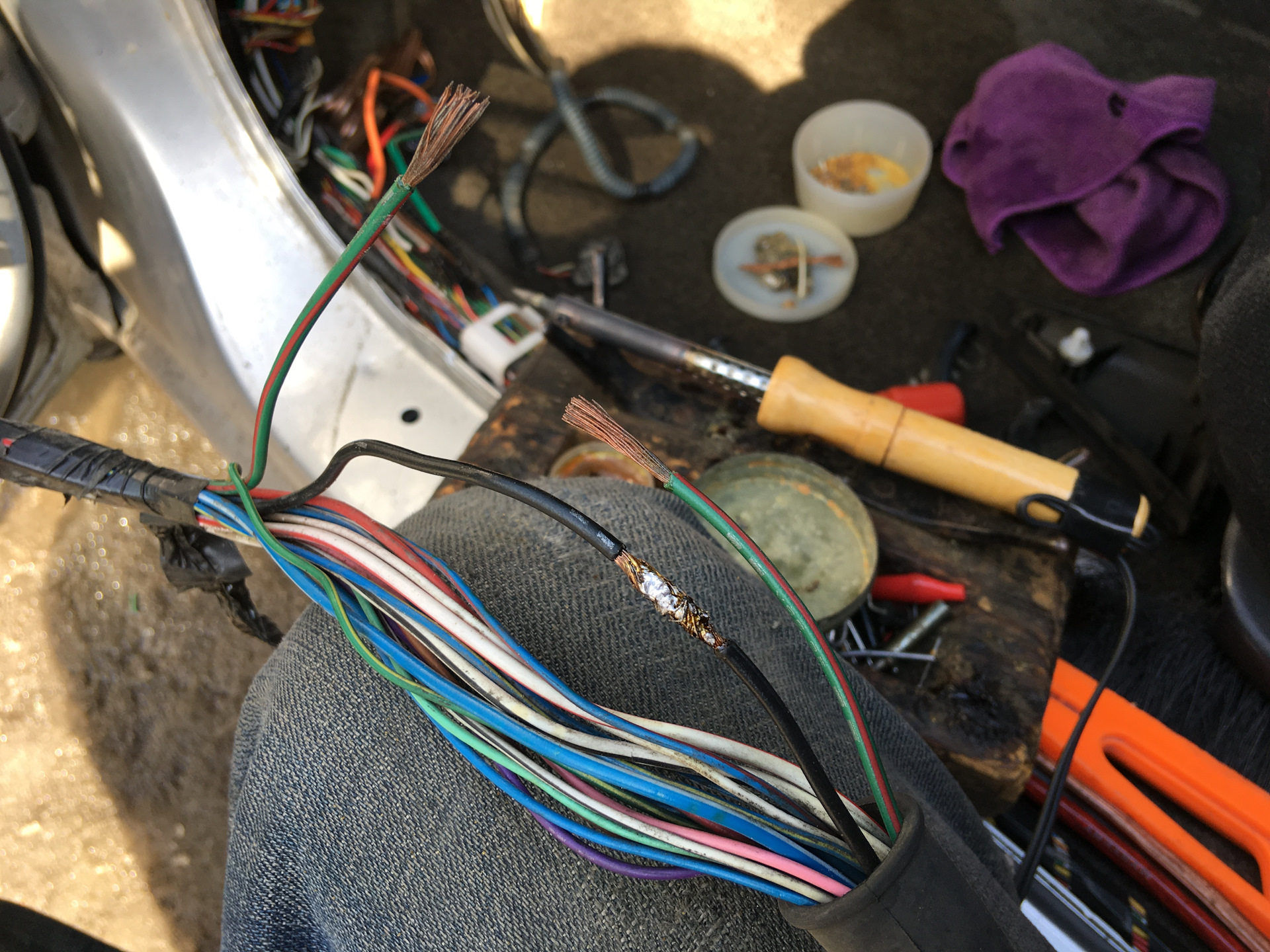 Как проверить косу на авто. Моторная коса m104 w124. Починить косу. Вся подкапотная коса ауди а6 2006-й год. Drive2 коса в гофру.