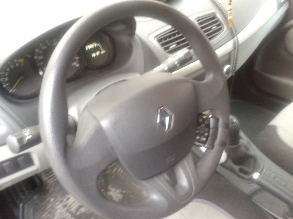 Пульт ДУ для автомагнитолы — Renault Megane III, 1,6 л, 2010 года ...