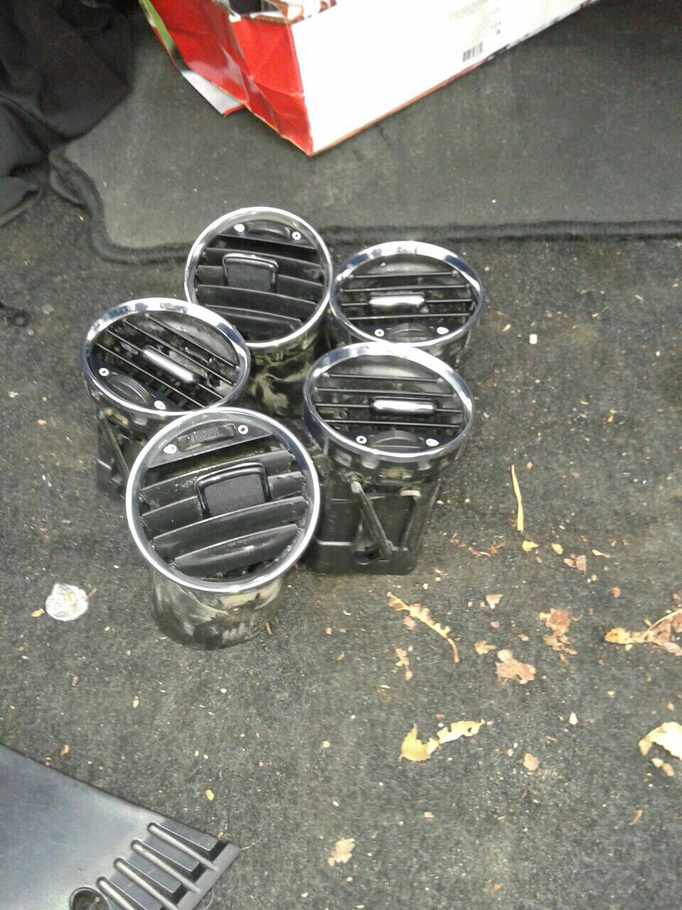 центральная консоль peugeot 308. воздуховоды пежо. дефлектор воздуховода пежо 308 на рено дастер. воздуховод пежо 206. воздуховод пежо.