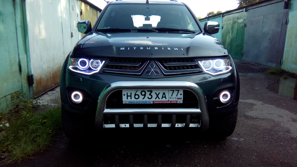 Паджеро спорт 1 тюнинг фар Дефлектор капота 2 - Mitsubishi Pajero Sport (2G), 2,5 л, 2013 года другое DRIVE