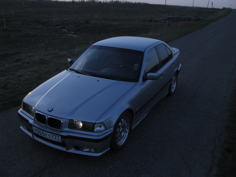 Фотосессия в сером цвете — BMW 3 series (E36), 2 л, 1998 года