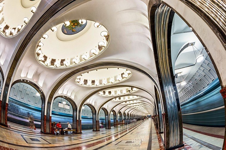 Большие станции метро в москве