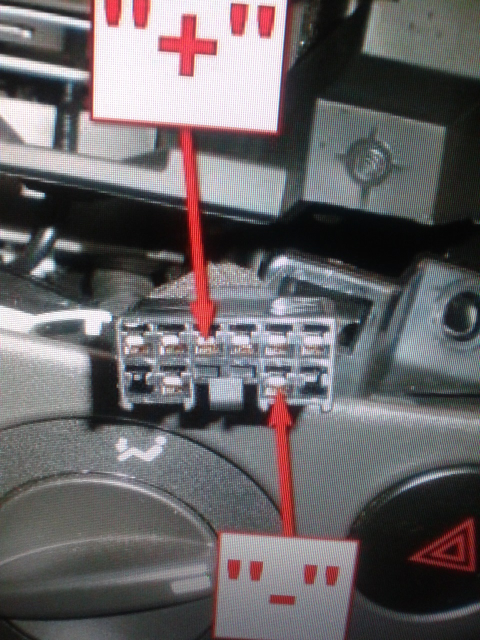 свет в бардачке. — DRIVE2