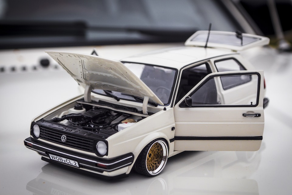 2 модельки. Моделька Фольксваген гольф 2. Сборная модель VW Golf mk2 пятидверны. Volkswagen Golf mk2 модель 1 32. VW Golf 2 Scale model.