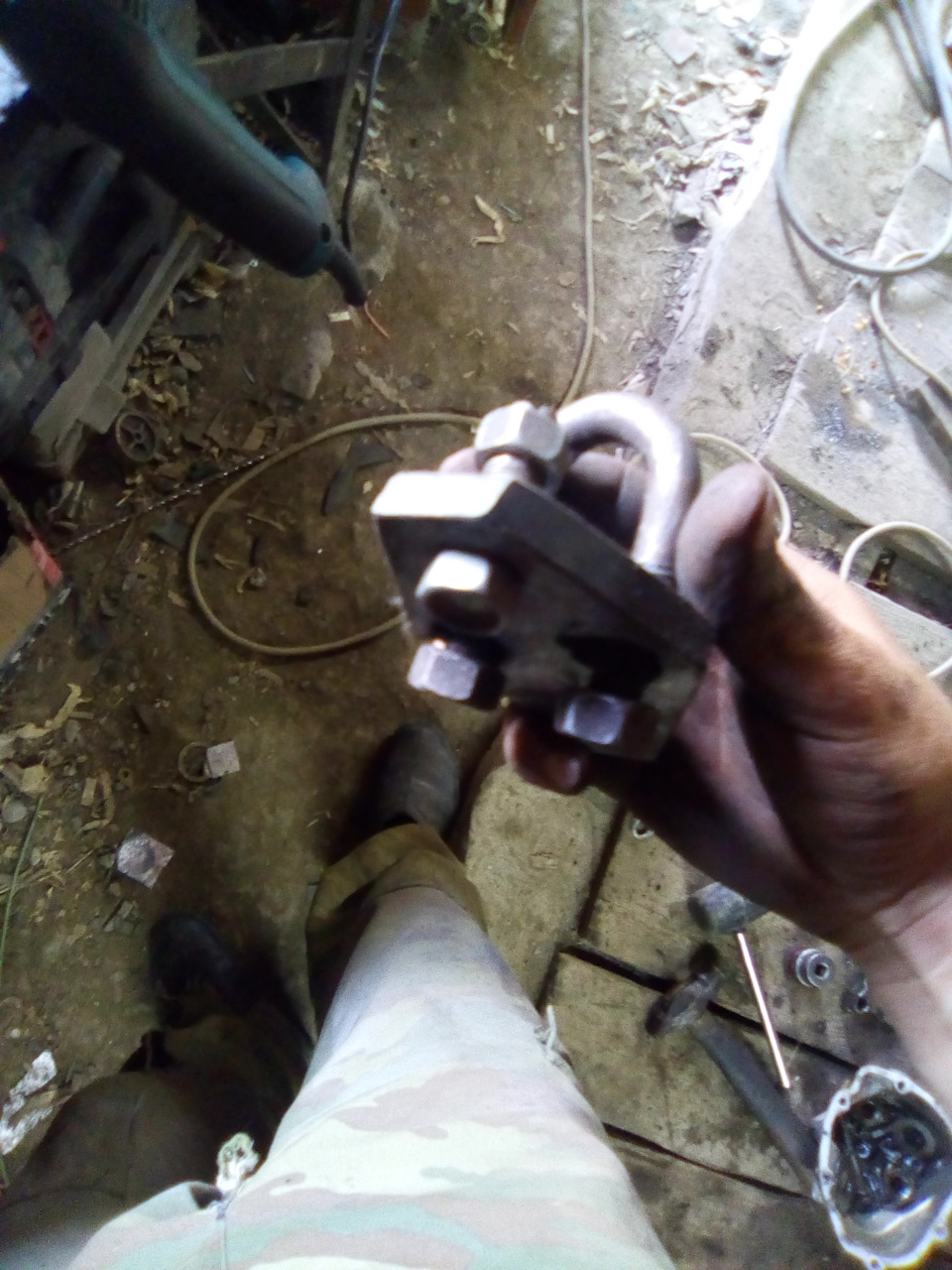 Самодельный инструмент для снятия рулевых наконечников — Lada 21104, 1 ...