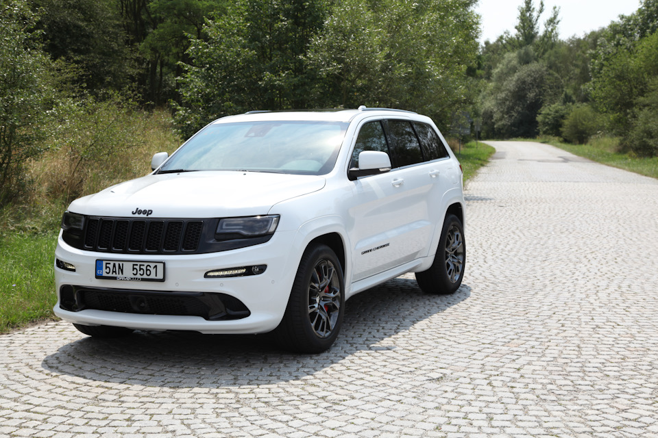 Grand Cherokee wk2 с панорамной крышей