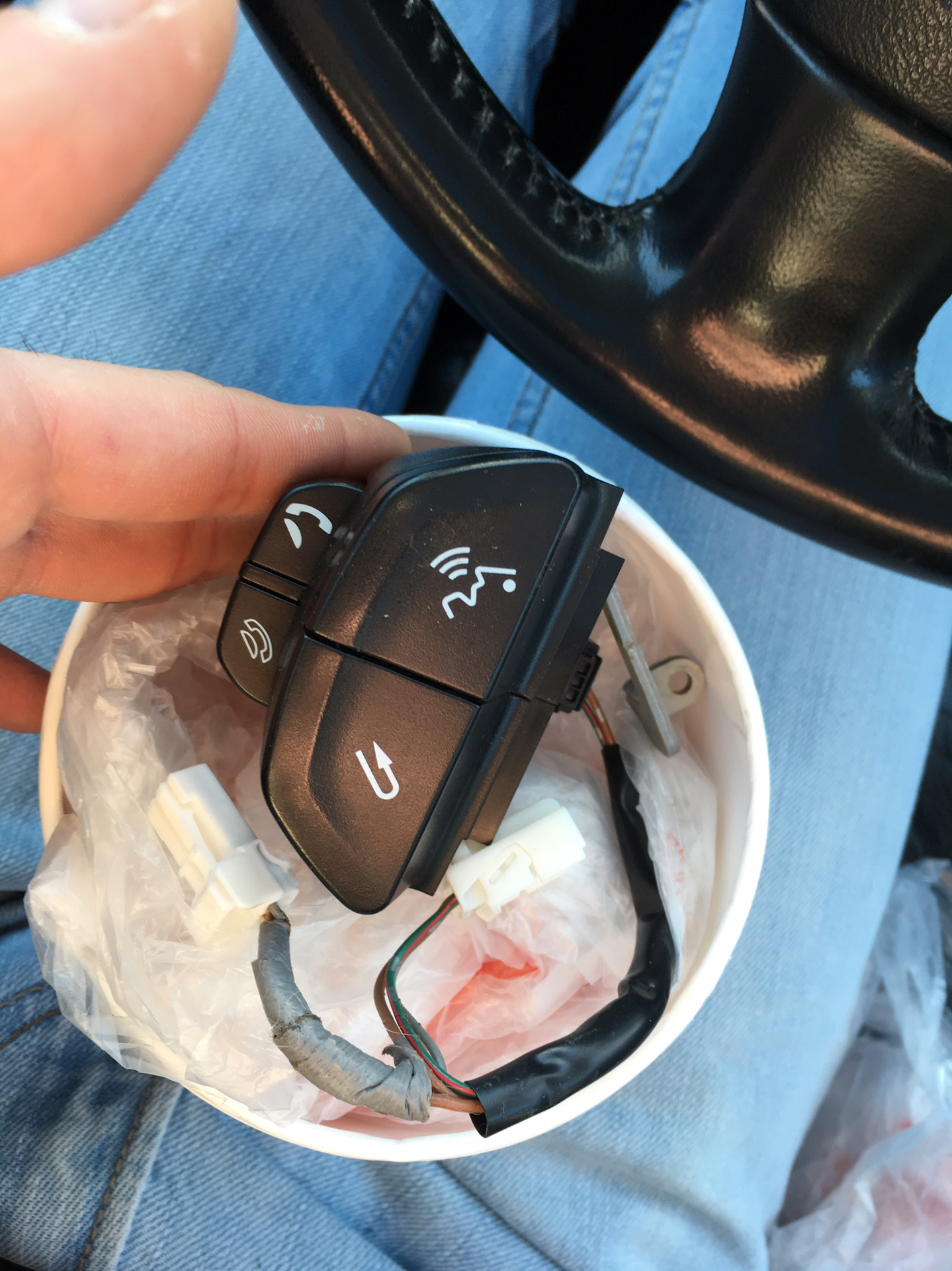 Кнопки руля аккорд 7. Какие шурупы стоят на кнопках руля аккорд 7. Хонда аккорд 7 кнопки управления. Кнопки руля аккорд 7. Дополнительные кнопки у руля хонда аккорд 2007.