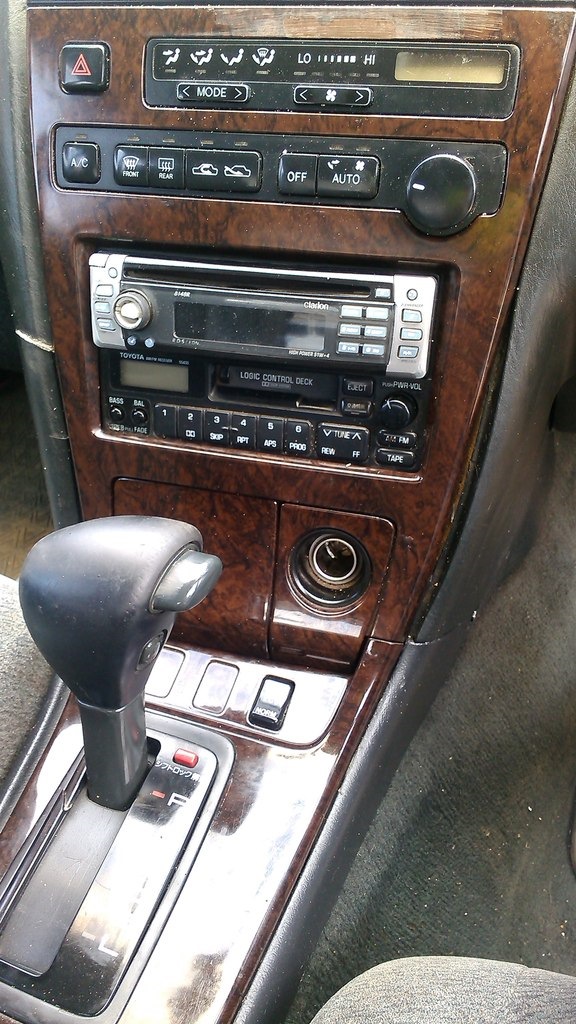 Решил снять карбоновую пленку с головной панели:) — Toyota Mark II (90 ...