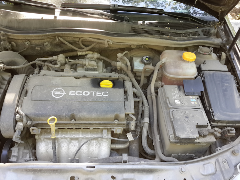 Масло в расширительном бачке — Opel Astra H, 2011 года | поломка | DRIVE2