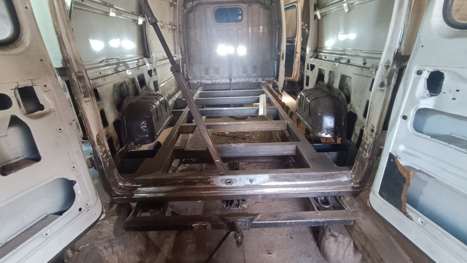 Замена несущей части кузова — Peugeot Boxer (1G), 2,5 л, 1999 года ...