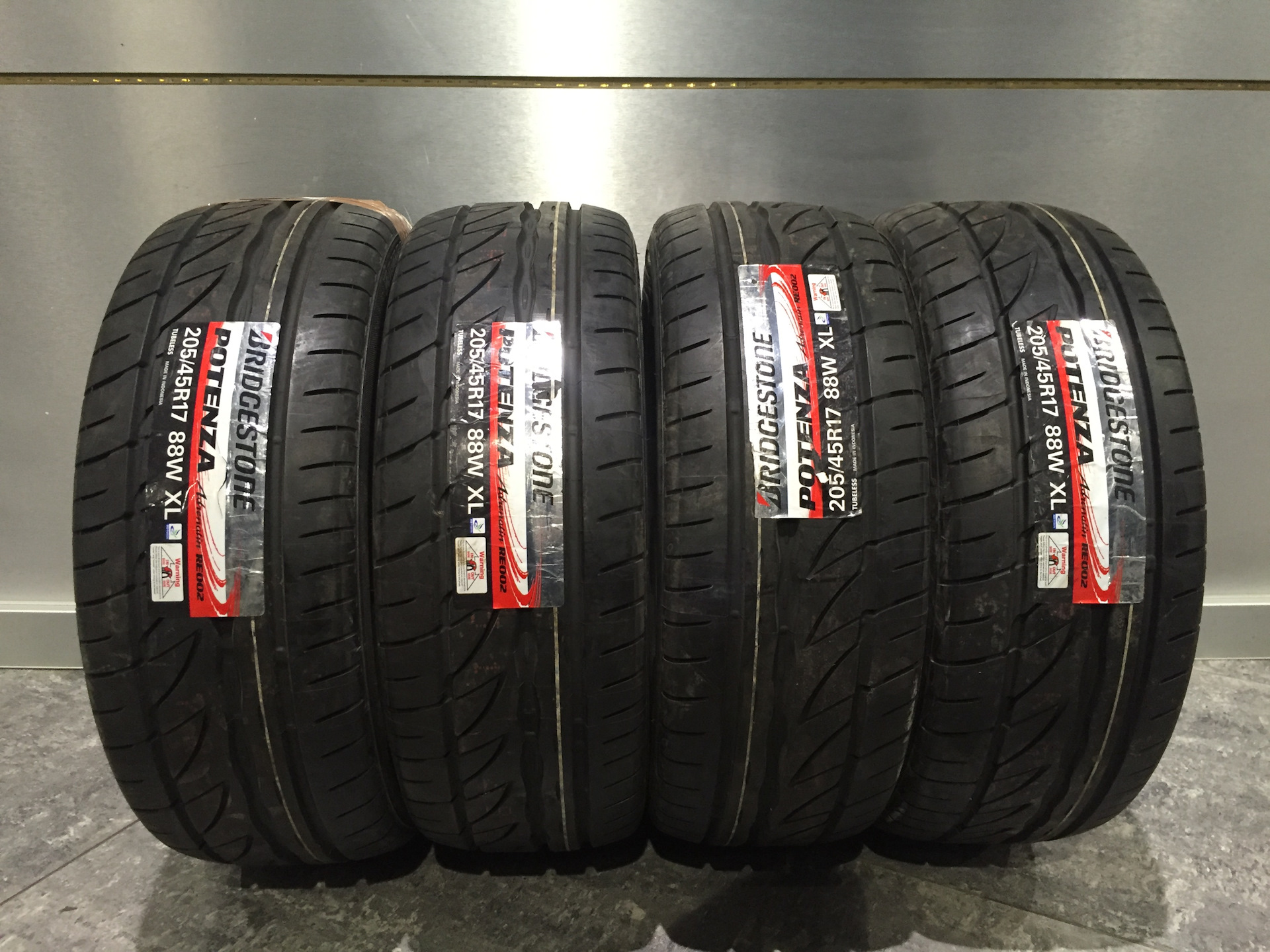 Bridgestone 02. Bridgestone potenza re002 Adrenalin 225/55 r17. Бриджстоун potenza Adrenalin re002. Бриджстоун Потенза адреналин 002. Bridgestone Adrenalin re001.