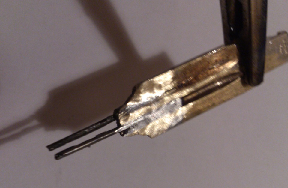 сломался ключ в замке зажигания — Honda Accord (6G), 2 л., 2000 года ...