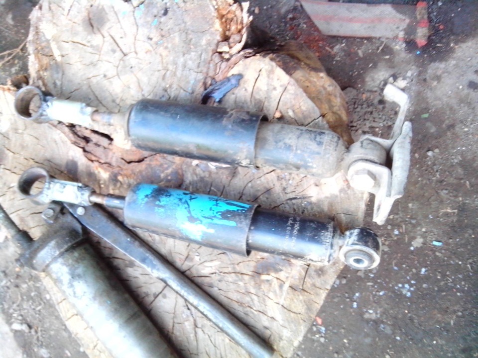 Короткоходные амортизаторы на заднюю подвеску — Lada 21011, 0,5 л, 1979 ...