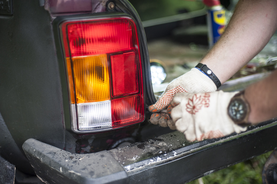 Кто ездит кушать мясо, кто ездит клеить шумку =) — Lada 4x4 3D, 1,7 л ...