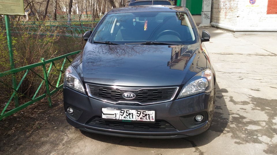 Замена тормозных колодок — KIA Ceed (1G), 1,6 л, 2011 года | своими ...