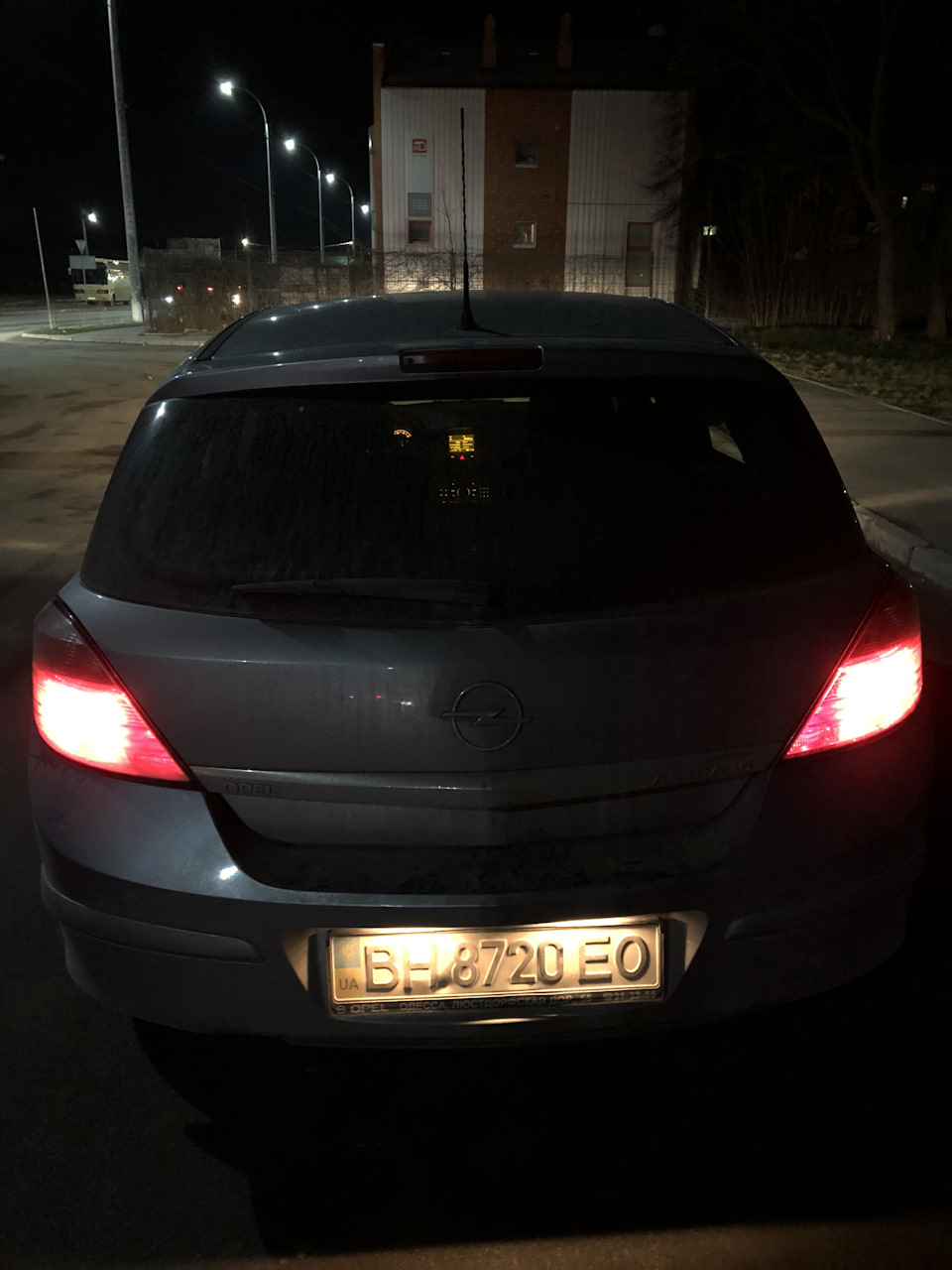 Подключение второй противотуманки задней фары — Opel Astra H, 1,6 л ...