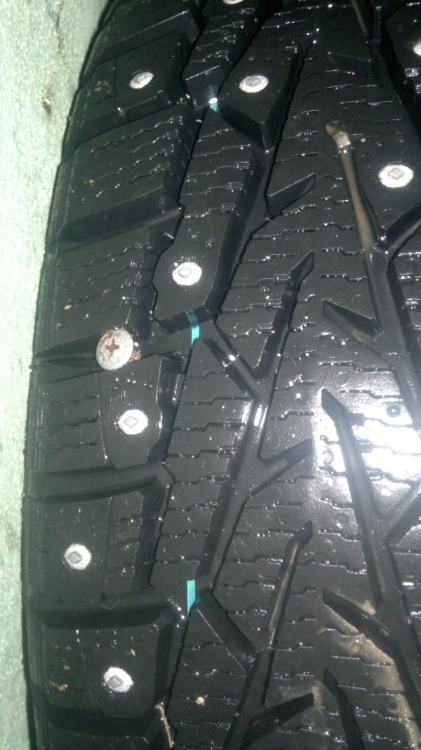 Ремонт бескамерной шины — Lada Калина 2 хэтчбек, 1,6 л, 2013 года ...