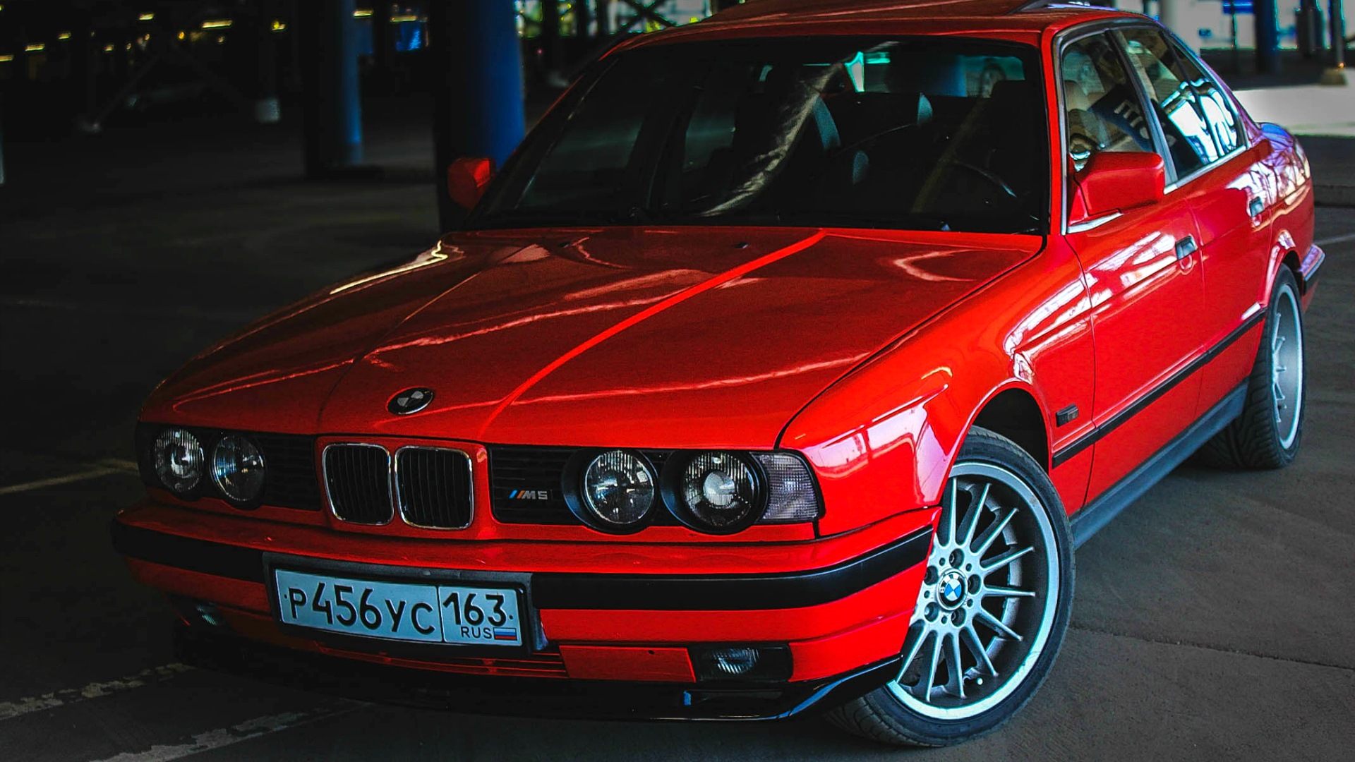 BMW m5 e34 Red