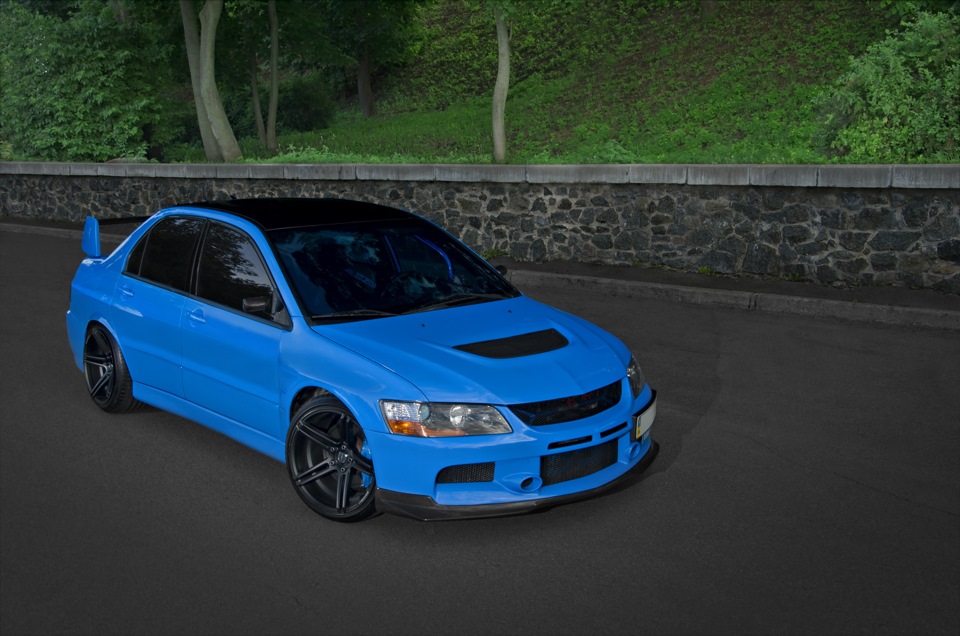 Mitsubishi Lancer Evolution 9 Dark Blue