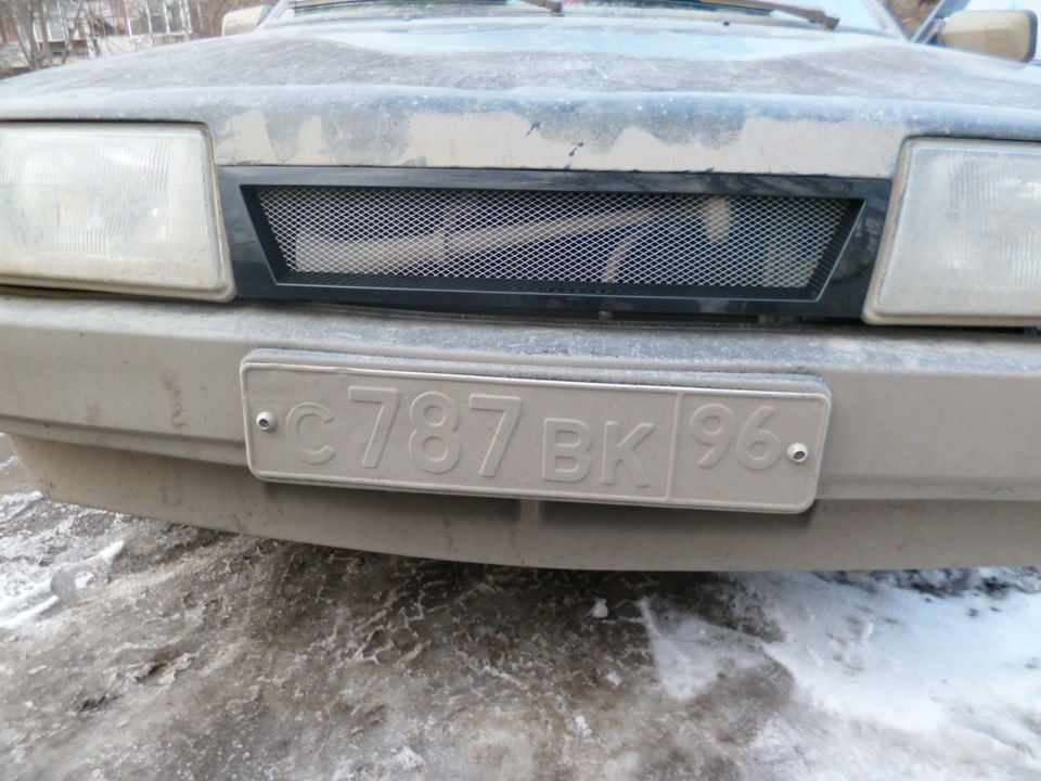 Установил переключатели от шеви нивы, новый руль и решетку радиатора ...