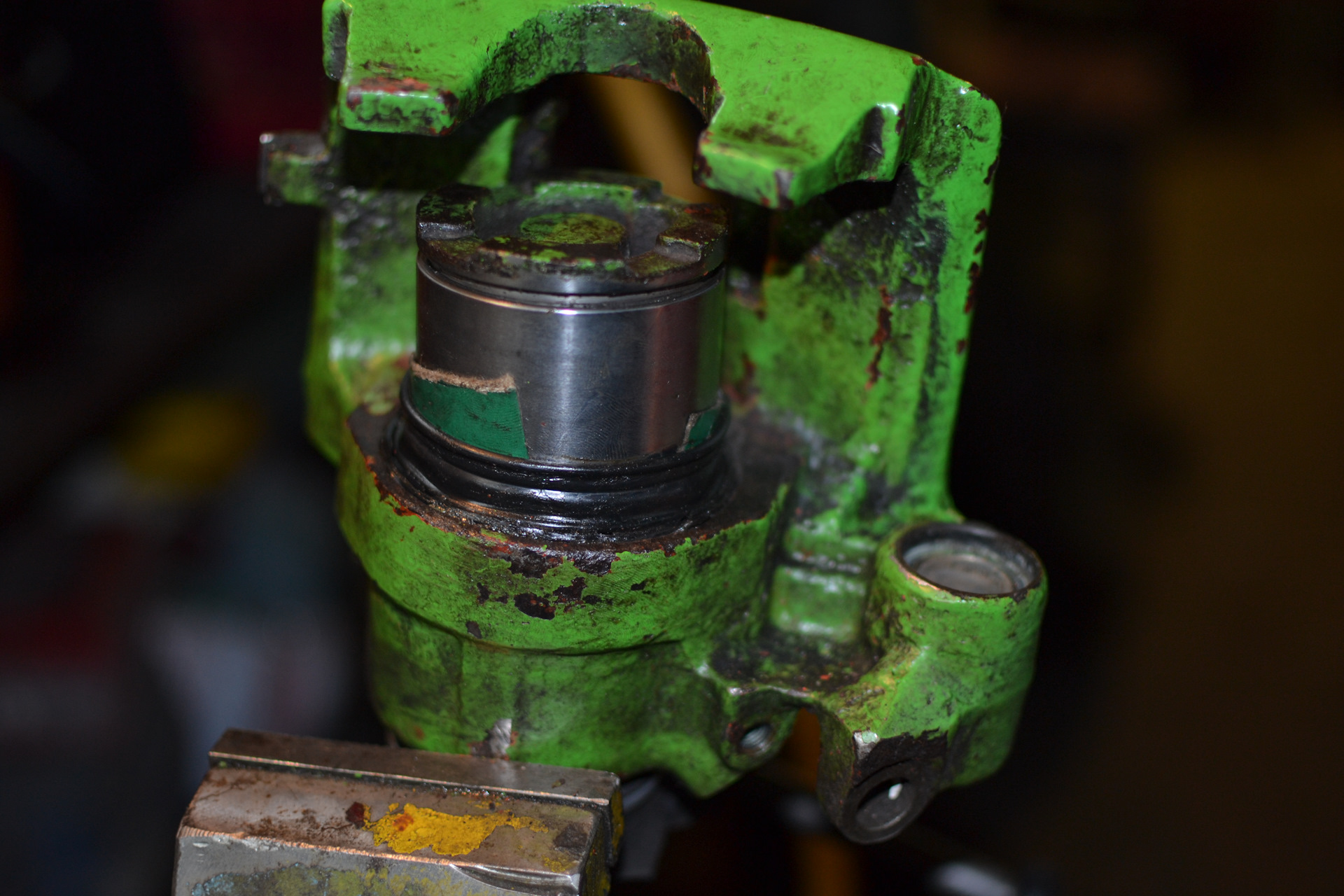 передний тормозной суппорт ситроен ксара 2001 год. ситроен ксантия суппорт передний. суппорт "2 173 725". запчасти суппорта lucas флажок. суппорт ксантия.