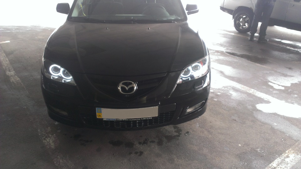 В тени — Mazda 3 (1G) BK